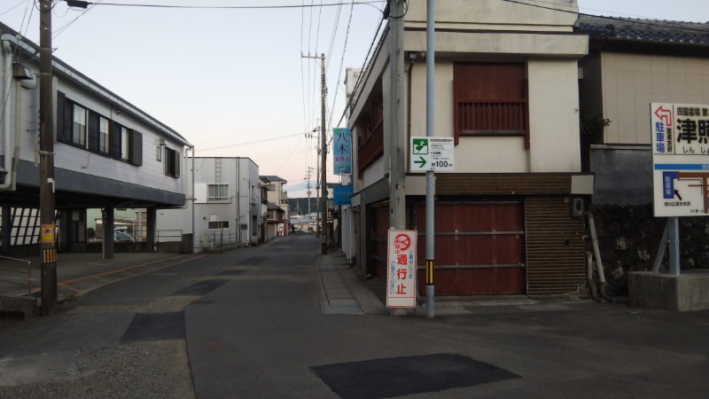 津照寺横の道