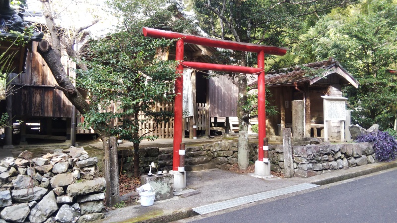 月山神社