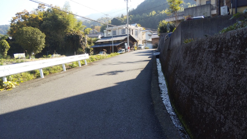 住宅街の遍路道