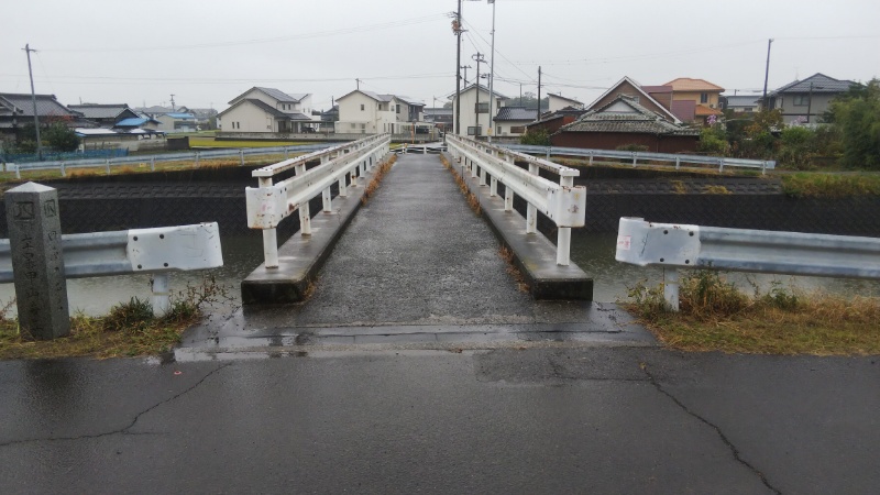 甲山寺の前の道