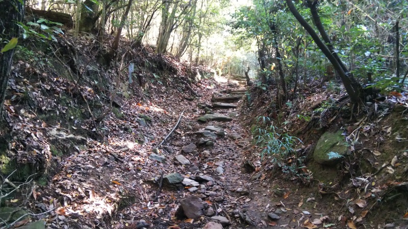 根香寺への遍路道